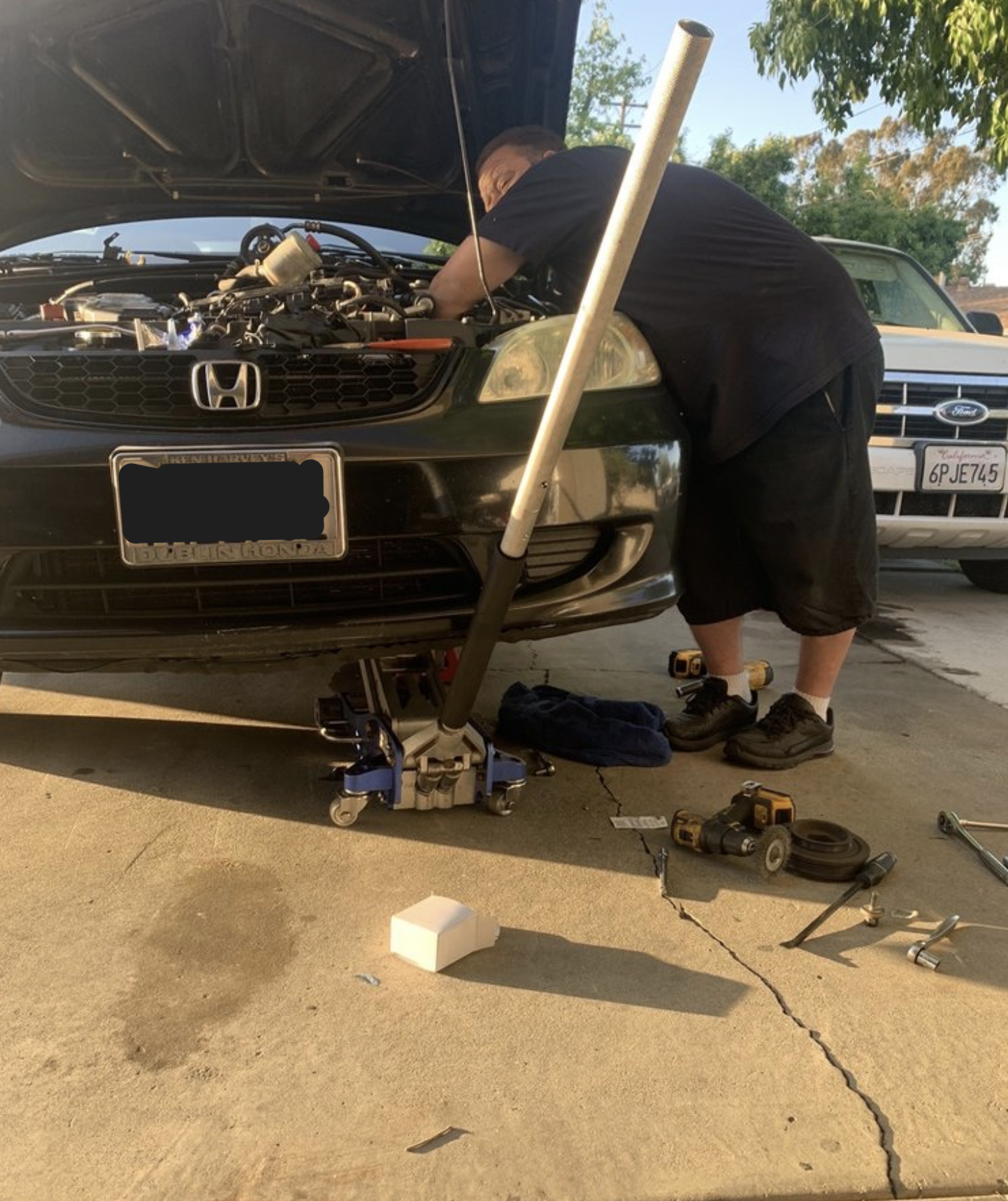 Clearwater-auto-repair image shows Clearwater Mobile Auto Mechanic tune up and oil changes
