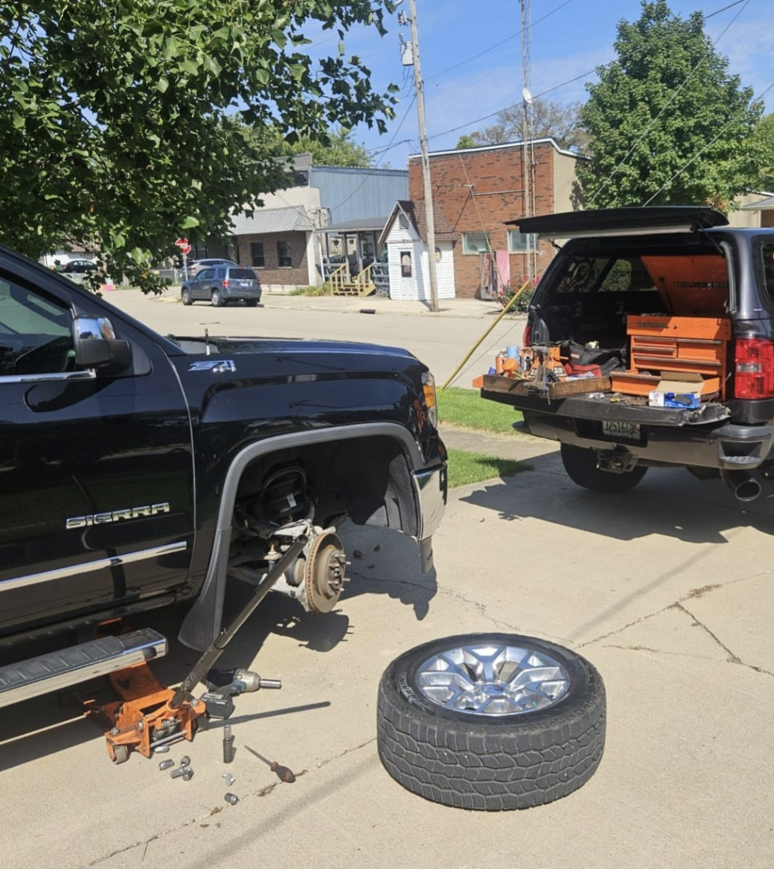 Clearwater-tire-service image shows Clearwater Mobile Auto Mechanic